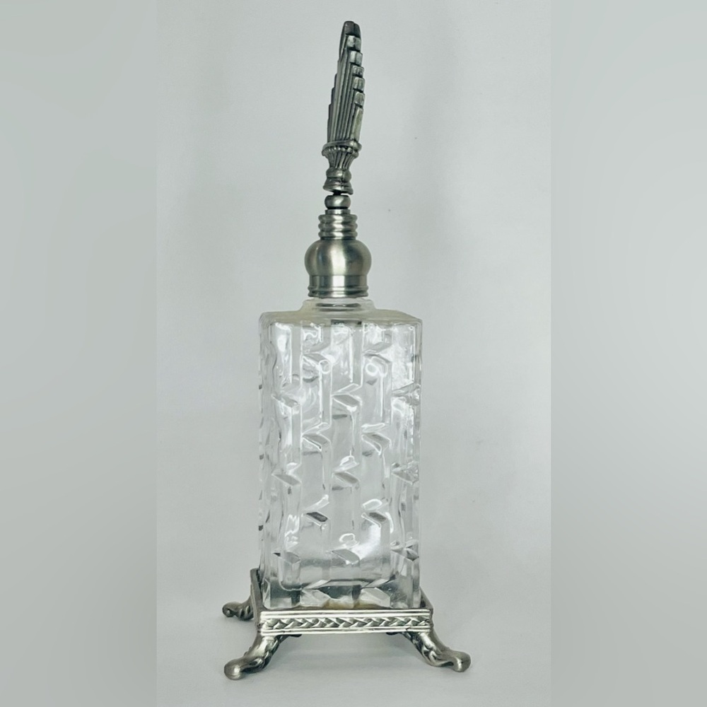 Glass and pewter (?) square footed perfume bottle - Picture 2 of 6